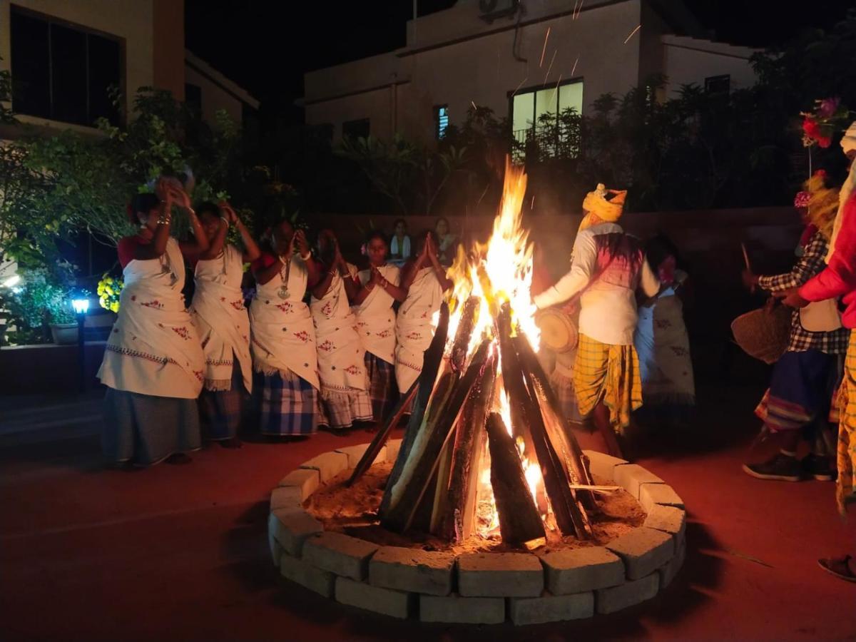 Charulata Residency Hotell Bolpur Exteriör bild