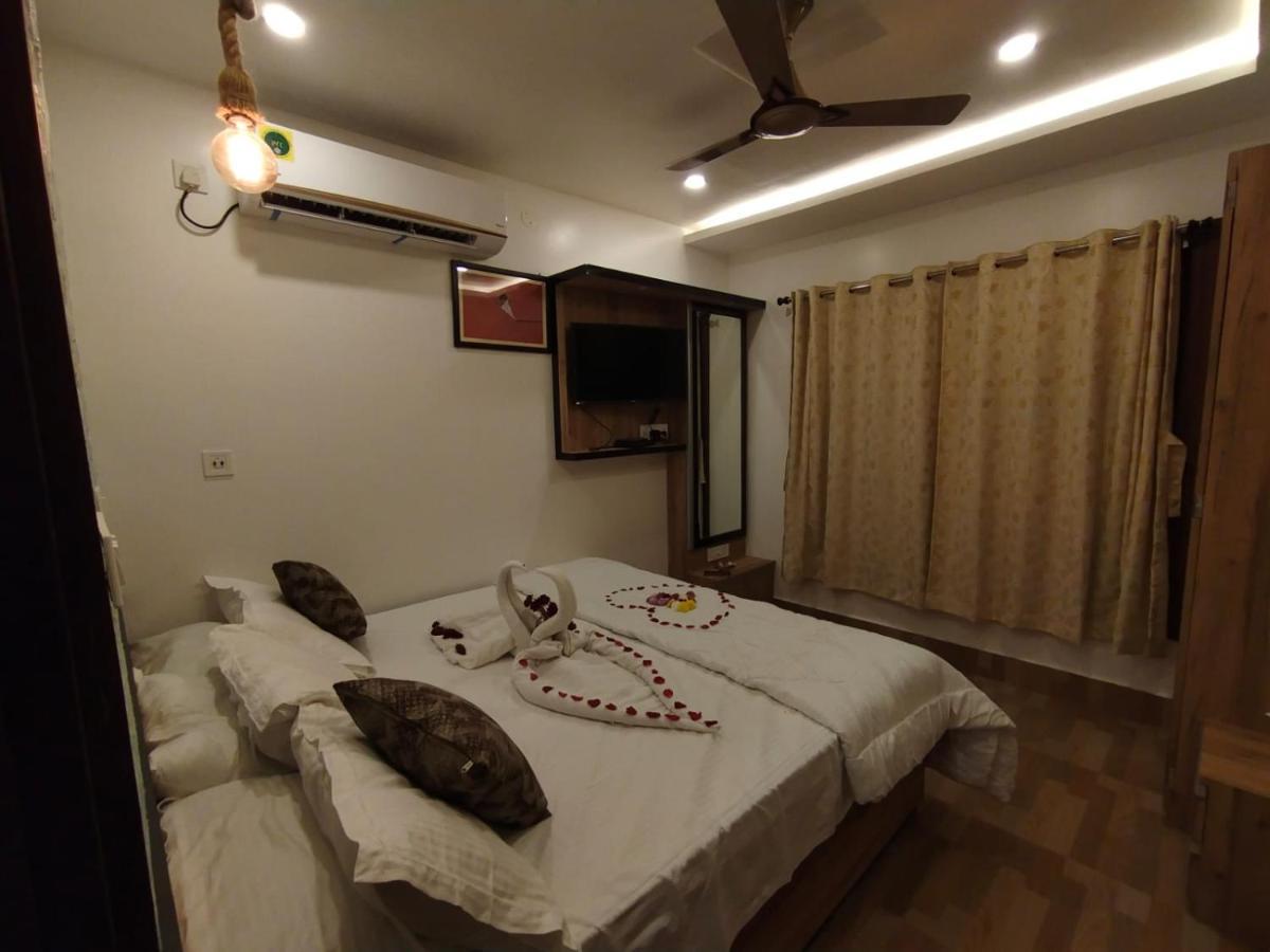 Charulata Residency Hotell Bolpur Exteriör bild