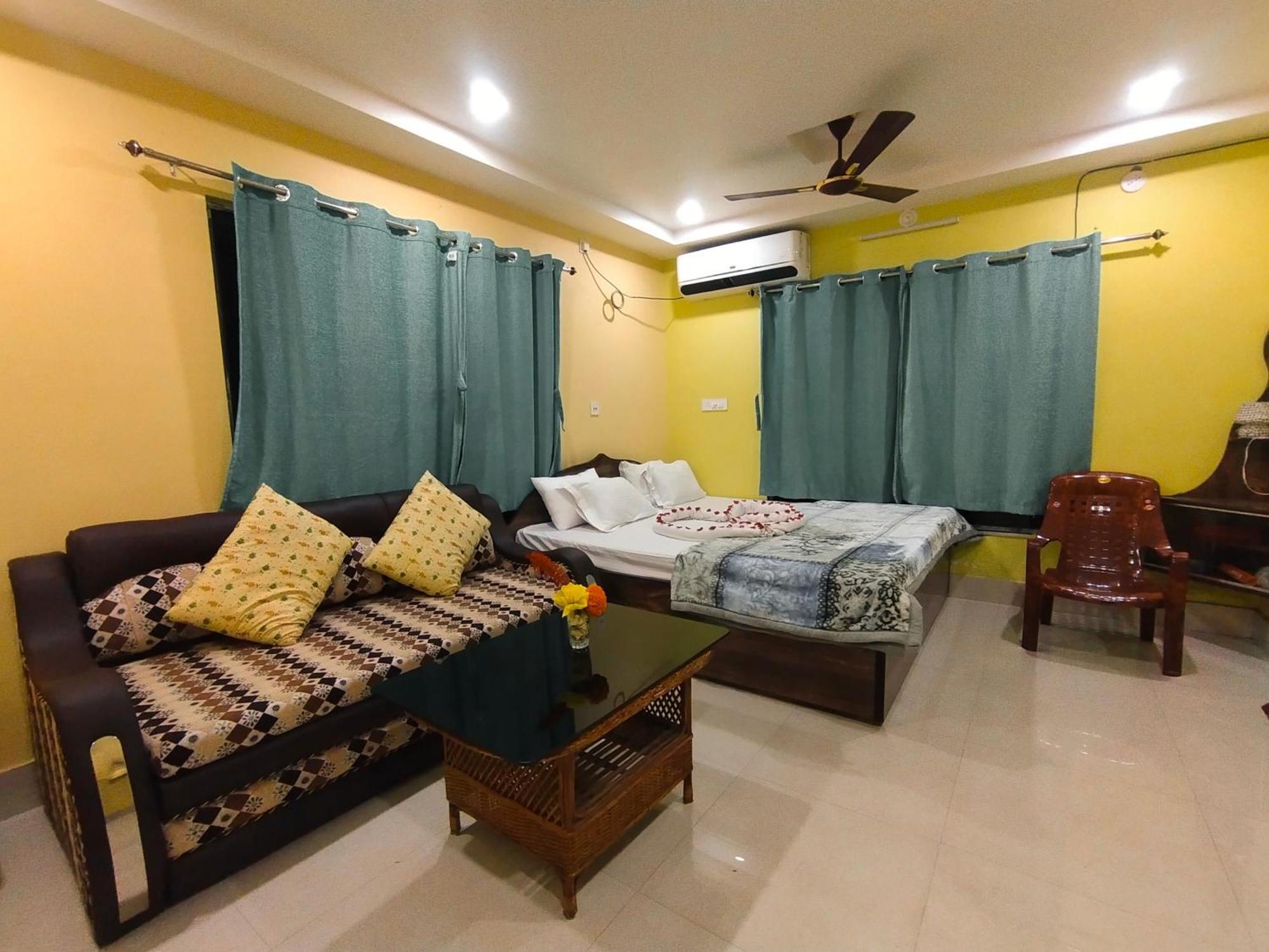 Charulata Residency Hotell Bolpur Exteriör bild