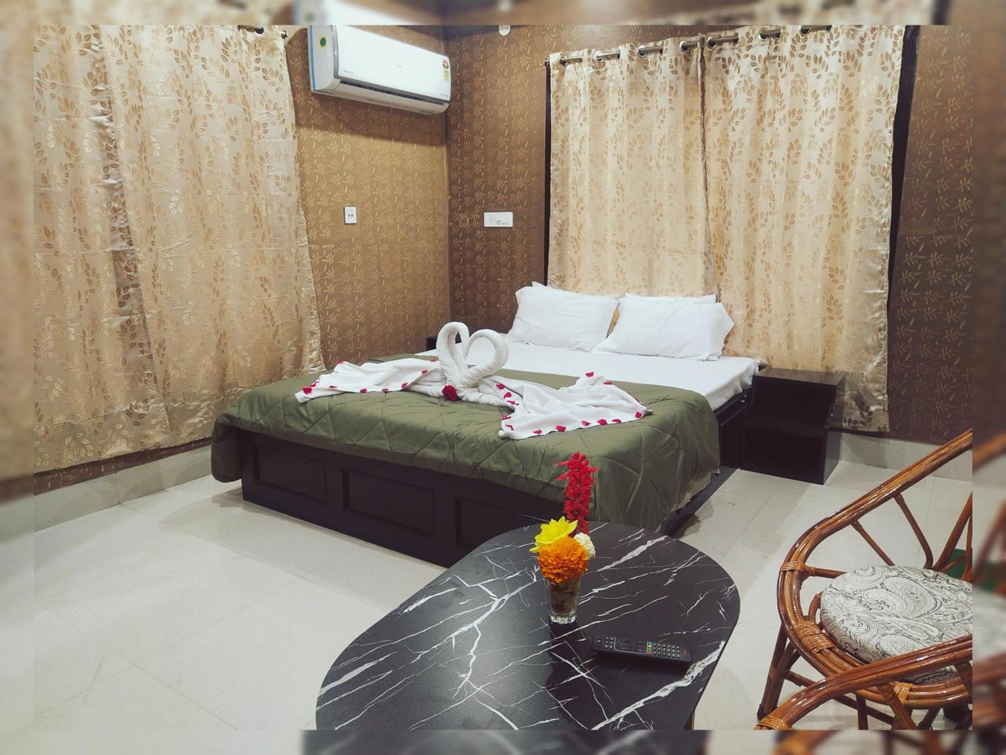 Charulata Residency Hotell Bolpur Exteriör bild